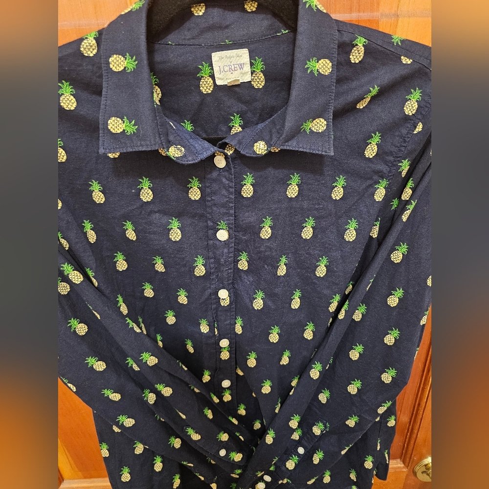 J.Crew Navy Blue Pineapple"The Perfect Shirt" Sz.Small - Picture 3 of 5